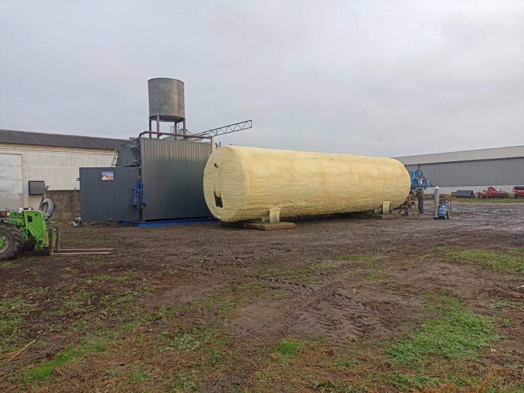 Kocioł i zbiornik akumulacyjny na słomę 500 kW